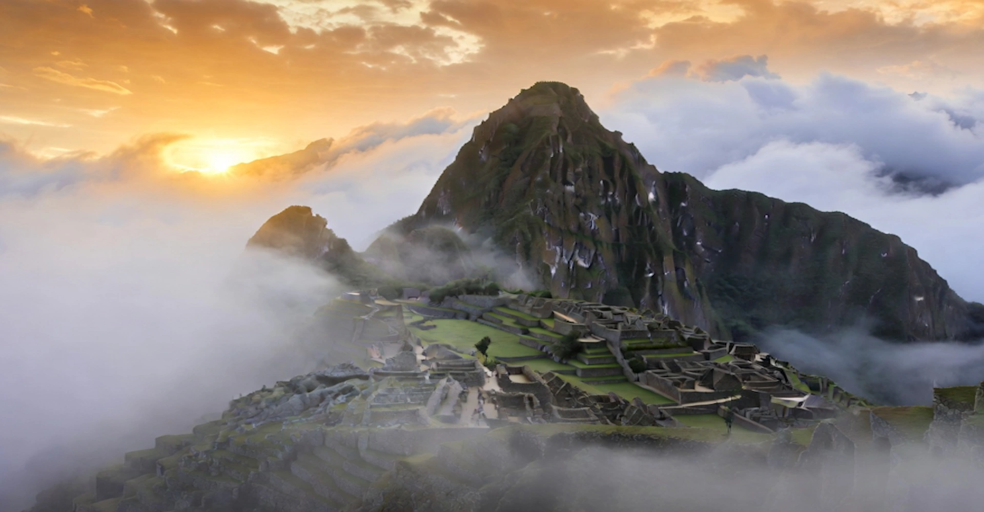 Sunrise on Machu Picchu | Kcusco Tours