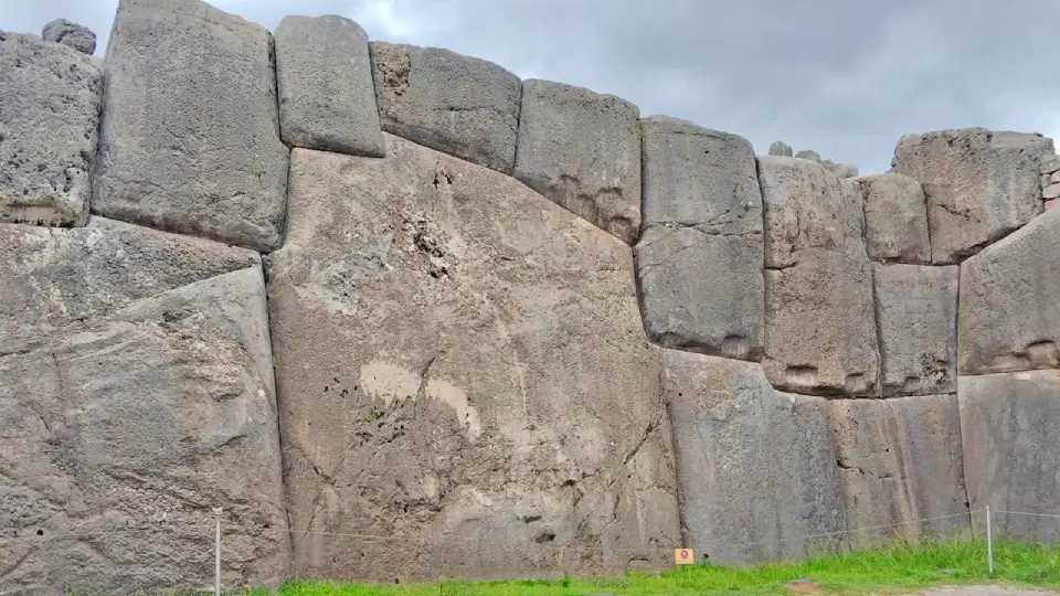 Architecture in Sacsayhuaman