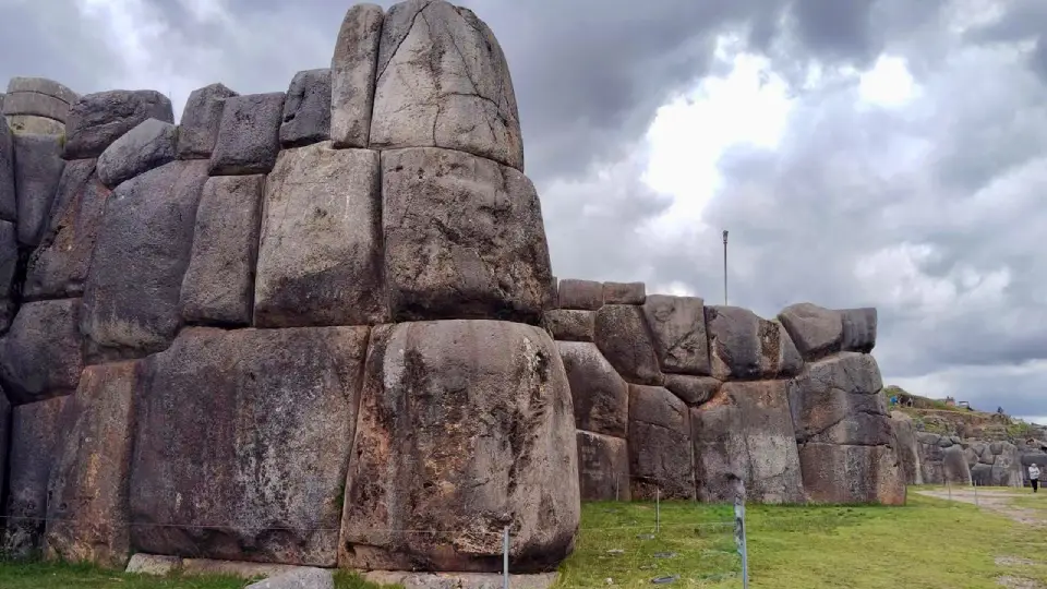 stone walls in Sacsaywaman