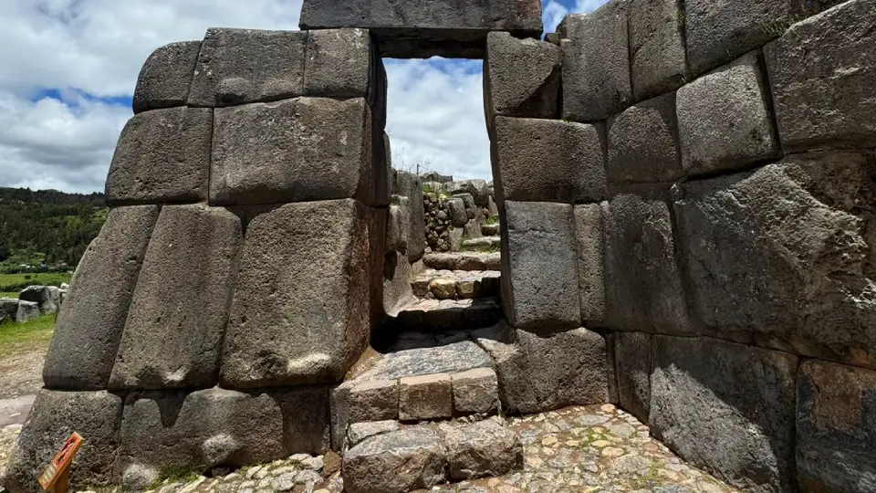stone doorways at Sacsaywaman