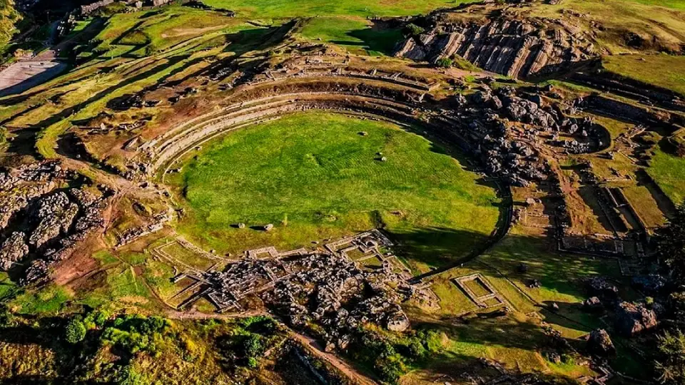 Qapac qocha en Sacsaywaman