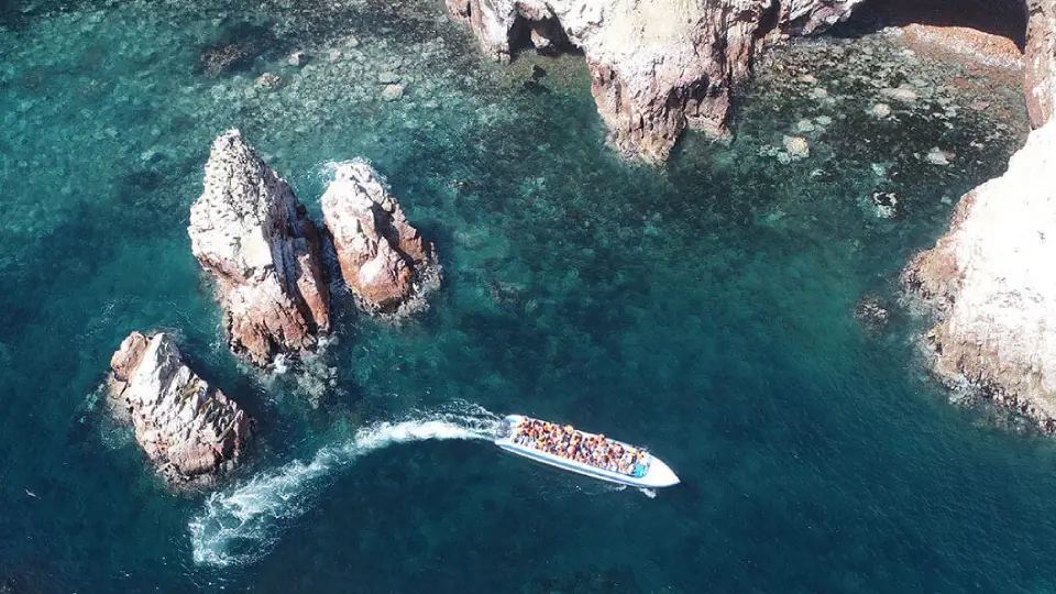 Recorrido turístico en la isla Ballestas en Ica