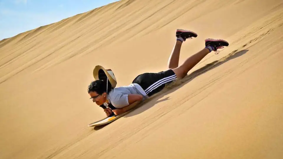 Disfrutando del deporte de Sandboard