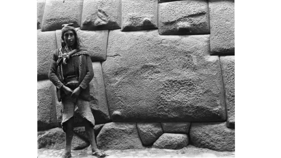 Piedra de los 12 ángulos 