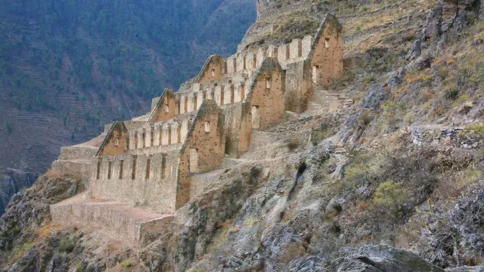 Qolqas Pinkuylluna - Valle Sagrado