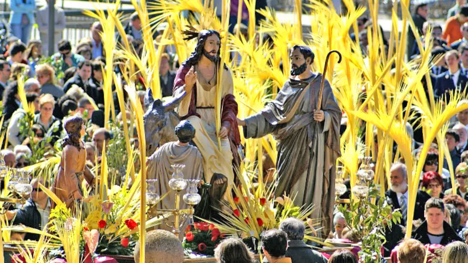 Jesus' entrance into the temple