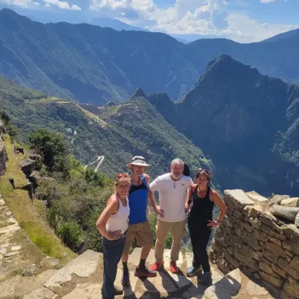 Group of tourists in MachuPicchu | Qoricancha Expeditions