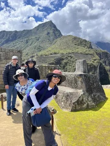 Tourists at the ruins of MachuPicchu | Qoricancha Expeditions