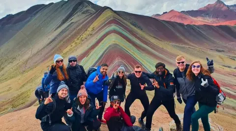 Tourists arriving at Rainbow Mountain | Qoricancha Expeditions