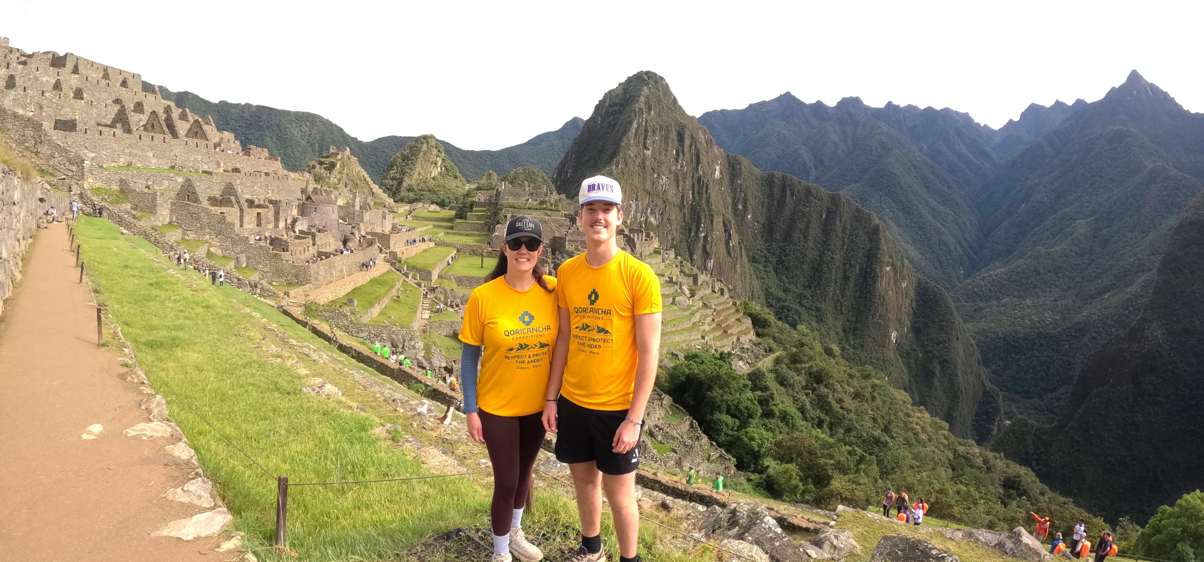 Clients on a guided Machu Picchu tour in Circuit 3 | Qoricancha Expeditions