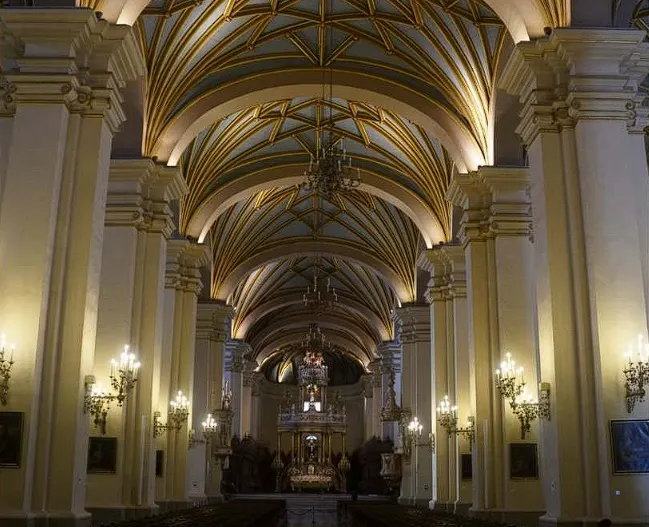 catedral de lima por dentro