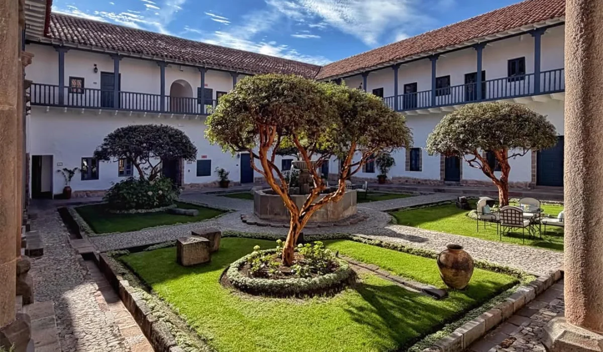 Palacio Nazarenas With Suites